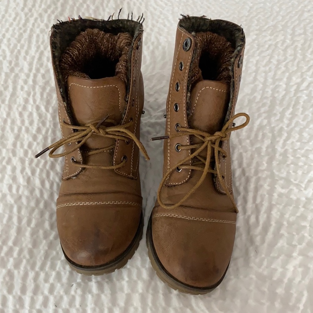 Mods Chic Boots Size 9